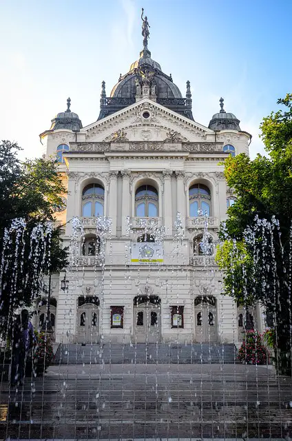 Parkování na Florenci zdarma: Bezplatné parkování poblíž nádraží Florenc