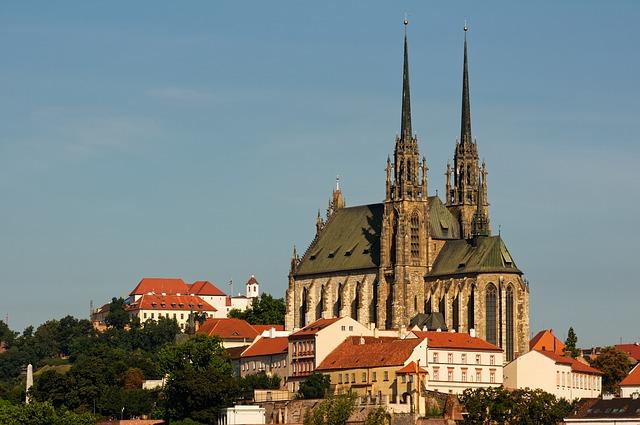 Letiště Brno parkování: Jak parkovat na letišti Brno