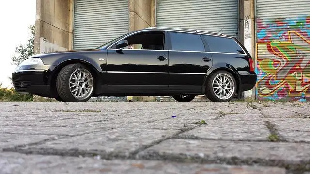 Co má lepší podvozek: Passat nebo Octavia? Detailní analýza jízdních vlastností